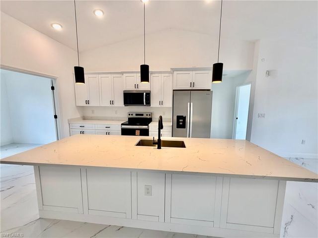 2600 26th ST W, Lehigh Acres, FL 33971