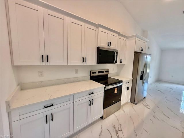 2600 26th ST W, Lehigh Acres, FL 33971