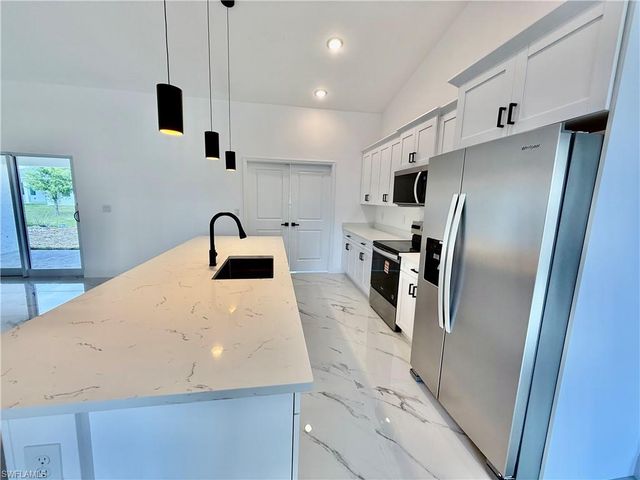 2600 26th ST W, Lehigh Acres, FL 33971