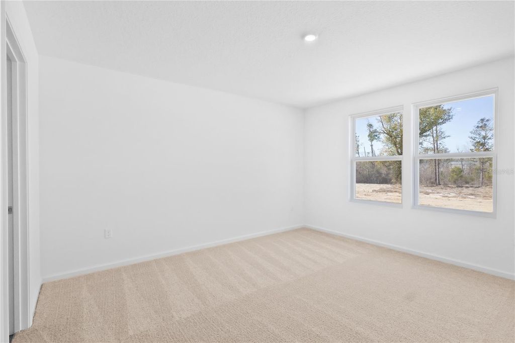 Image 8 of property listing at 16294 NW 143RD WAY, Alachua, FL 32615