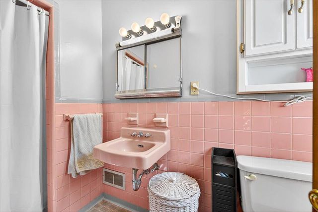 2014 Wynmere DR, Roanoke, VA 24018