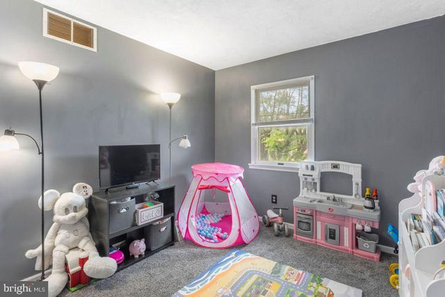 228 GEORGETOWN CIR, Hanover, PA 17331
