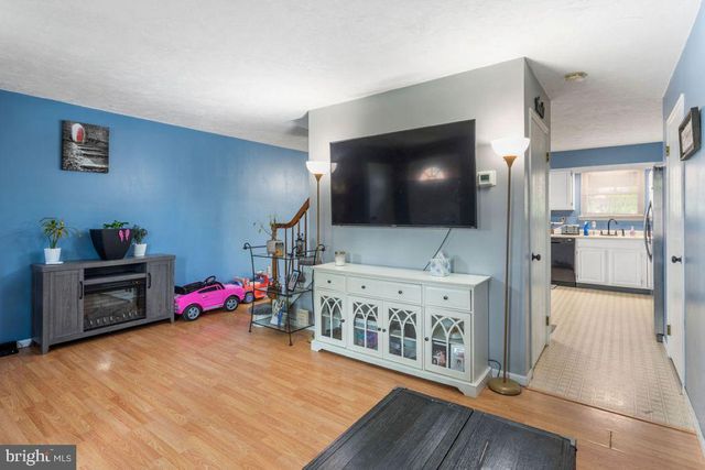228 GEORGETOWN CIR, Hanover, PA 17331