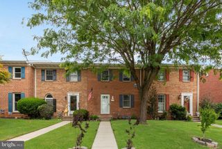 228 GEORGETOWN CIR, Hanover, PA 17331