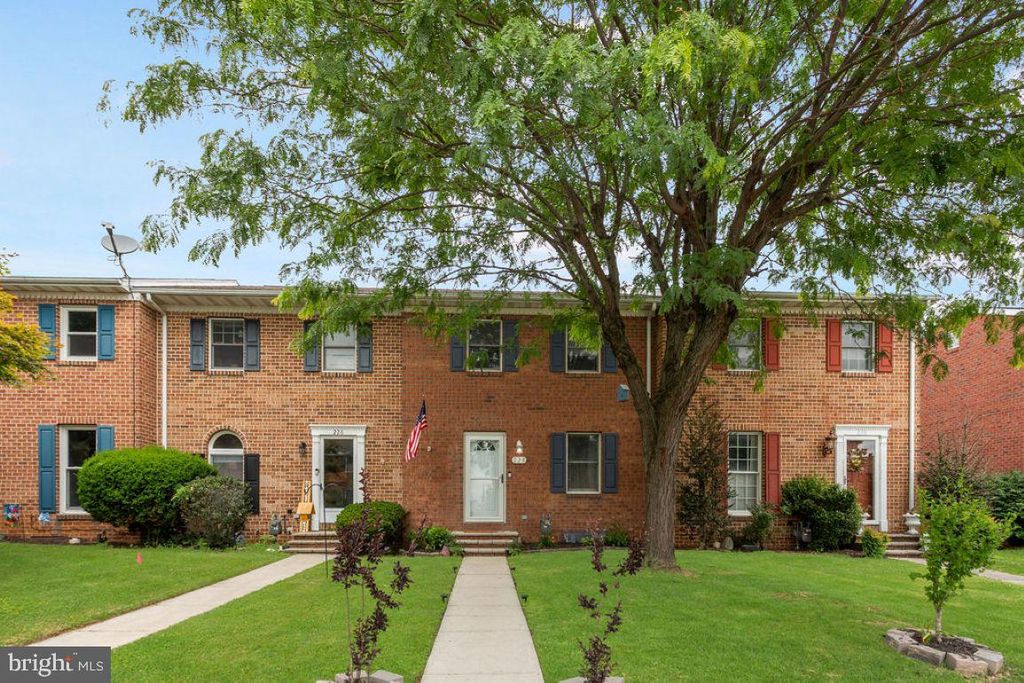 228 GEORGETOWN CIR, Hanover, PA 17331