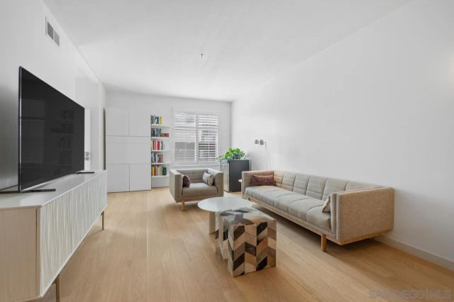 1642 7Th 325, San Diego, CA 92101