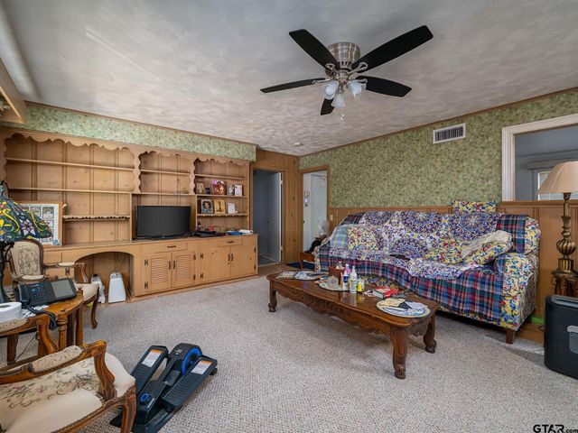 1804 De Charles St., Tyler, TX 75701