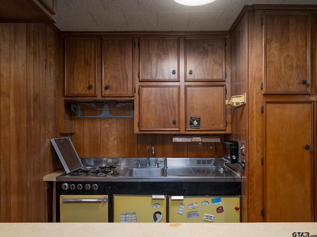 1804 De Charles St., Tyler, TX 75701