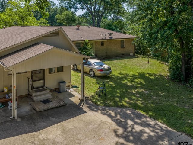 1804 De Charles St., Tyler, TX 75701