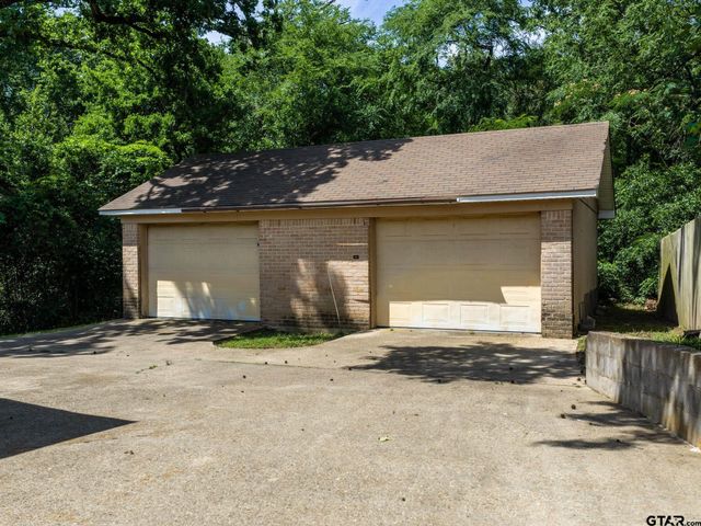 1804 De Charles St., Tyler, TX 75701