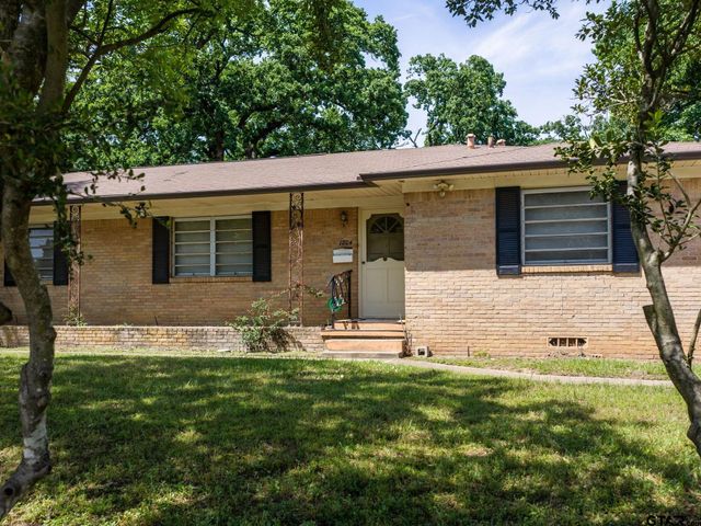 1804 De Charles St., Tyler, TX 75701