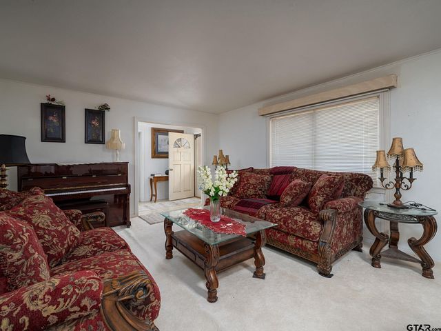 1804 De Charles St., Tyler, TX 75701