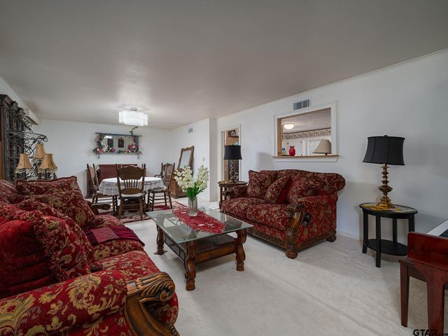 1804 De Charles St., Tyler, TX 75701
