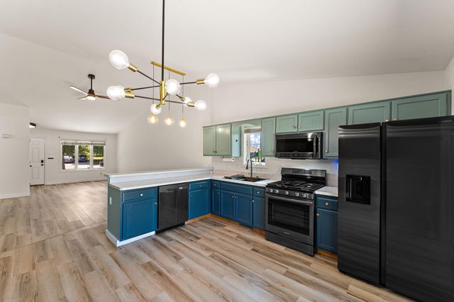 5012 W 92nd Avenue, Crown Point, IN 46307