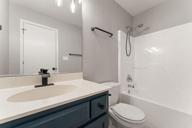 5012 W 92nd Avenue, Crown Point, IN 46307