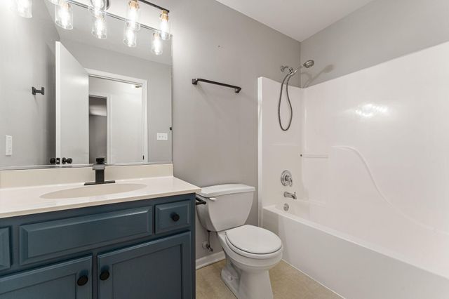 5012 W 92nd Avenue, Crown Point, IN 46307