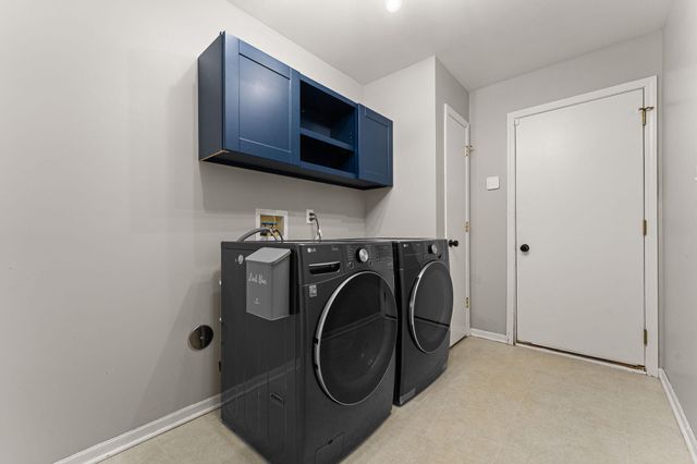 5012 W 92nd Avenue, Crown Point, IN 46307