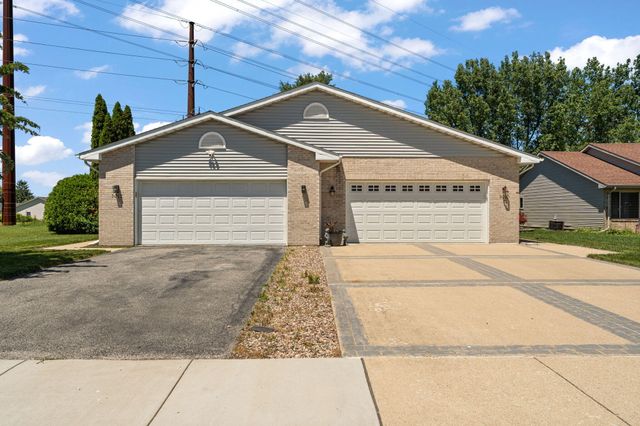 5012 W 92nd Avenue, Crown Point, IN 46307