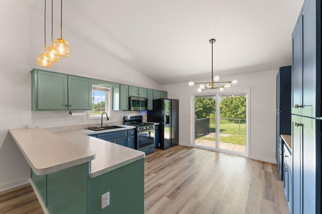5012 W 92nd Avenue, Crown Point, IN 46307