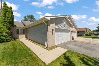 5012 W 92nd Avenue, Crown Point, IN 46307