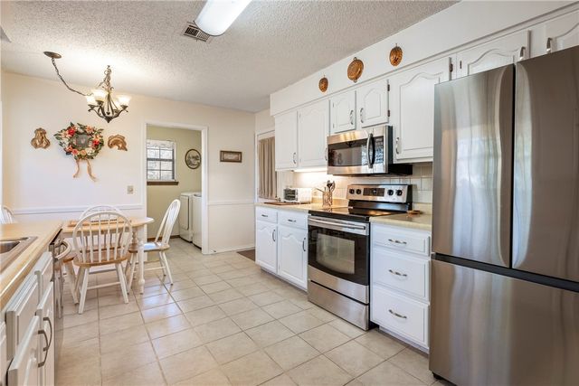 2 Wigston Lane, Bella Vista, AR 72714