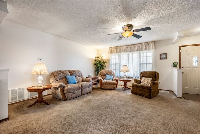 2 Wigston Lane, Bella Vista, AR 72714