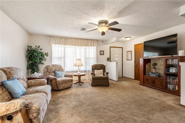 2 Wigston Lane, Bella Vista, AR 72714