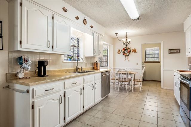 2 Wigston Lane, Bella Vista, AR 72714