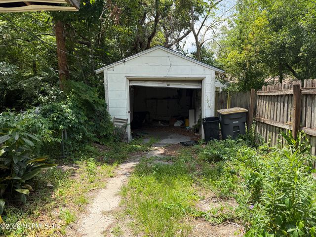 1336 PINEGROVE Court, Jacksonville, FL 32205