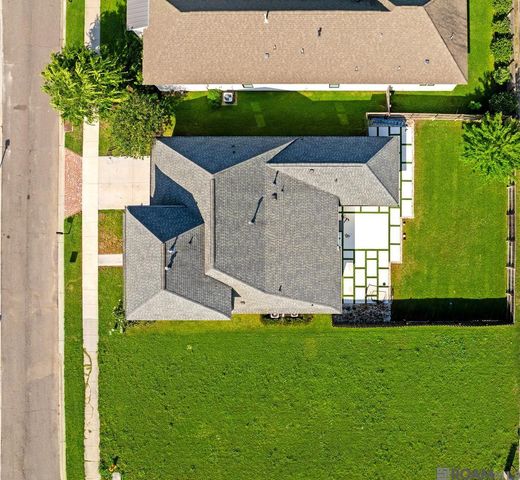 2720 Lexington Lakes Ave, Baton Rouge, LA 70810