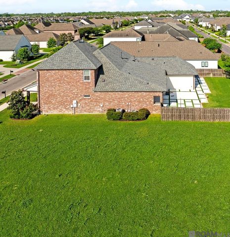 2720 Lexington Lakes Ave, Baton Rouge, LA 70810
