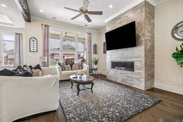 2720 Lexington Lakes Ave, Baton Rouge, LA 70810
