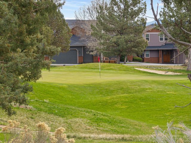 1845 Cinnamon Teal Drive, Redmond, OR 97756