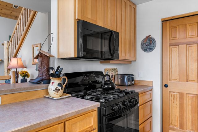 1845 Cinnamon Teal Drive, Redmond, OR 97756