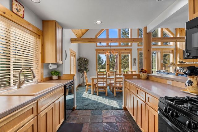 1845 Cinnamon Teal Drive, Redmond, OR 97756