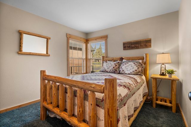 1845 Cinnamon Teal Drive, Redmond, OR 97756