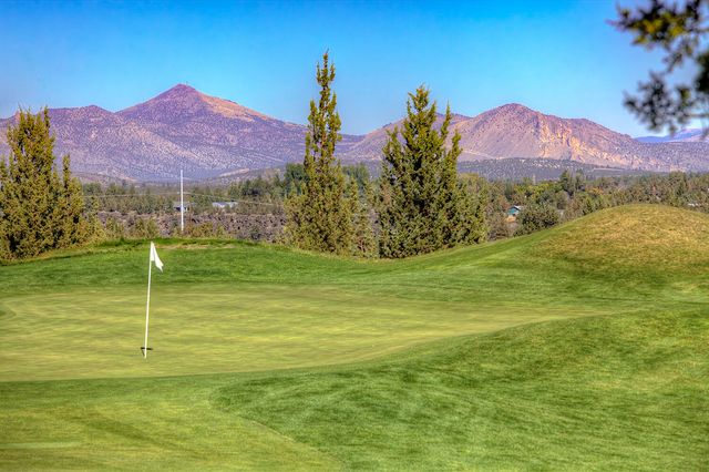 1845 Cinnamon Teal Drive, Redmond, OR 97756