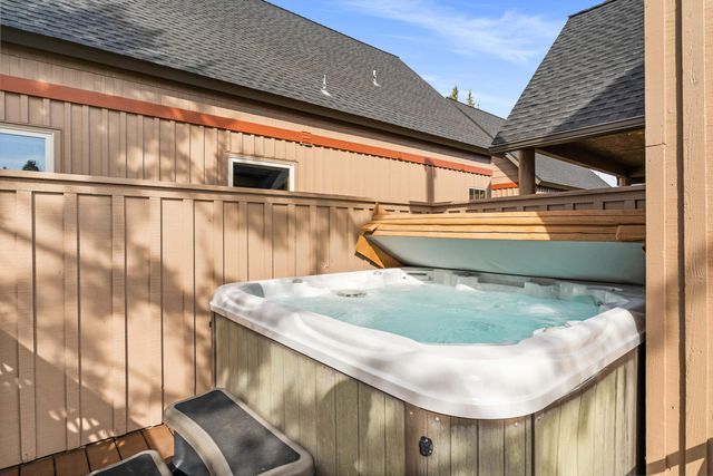 1845 Cinnamon Teal Drive, Redmond, OR 97756