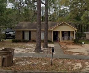 1917 Pallister W Place, Mobile, AL 36618