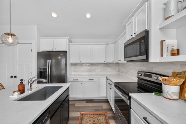 3624 NE Winding Trail Drive, Ankeny, IA 50021