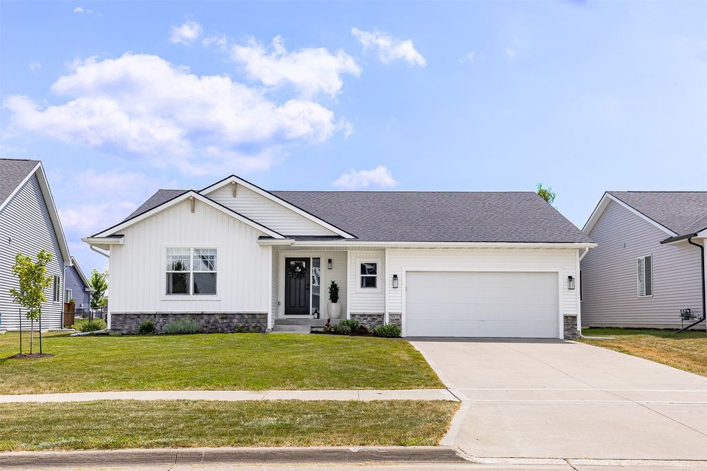 3624 NE Winding Trail Drive, Ankeny, IA 50021