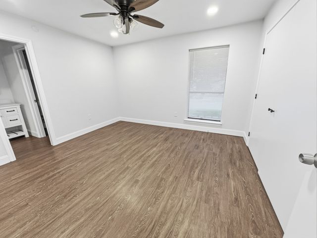 2409 Castle Street, Irving, TX 75038