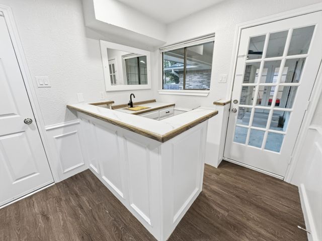 2409 Castle Street, Irving, TX 75038