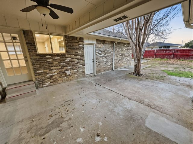 2409 Castle Street, Irving, TX 75038