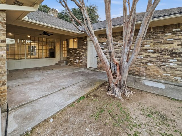 2409 Castle Street, Irving, TX 75038