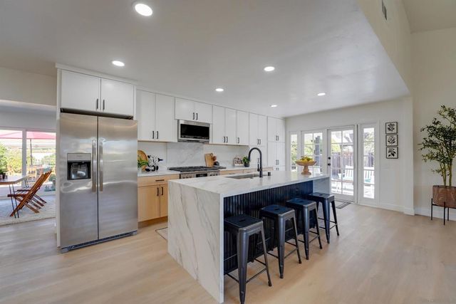 12201 Casero Place, San Diego, CA 92128