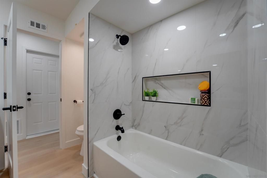 Image 13 of property listing at 12201 Casero Place, San Diego, CA 92128