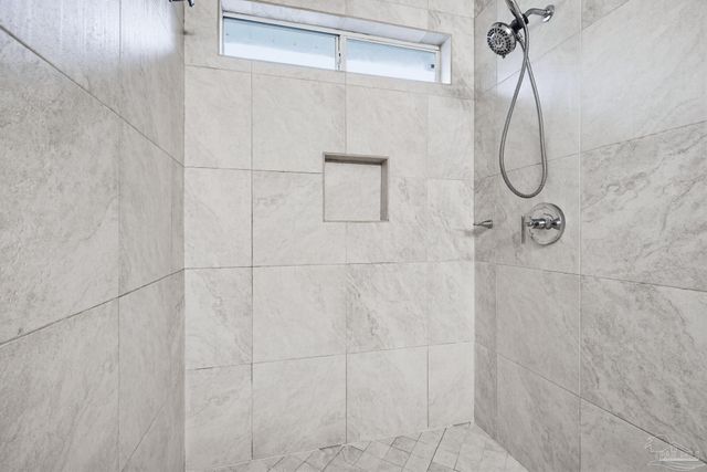 1613 Governors Dr, Pensacola, FL 32514