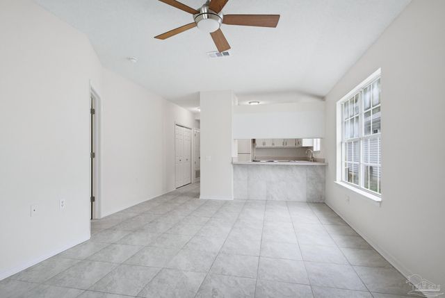 1613 Governors Dr, Pensacola, FL 32514