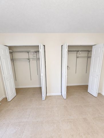4039 Palm Bay Circle B, West Palm Beach, FL 33406